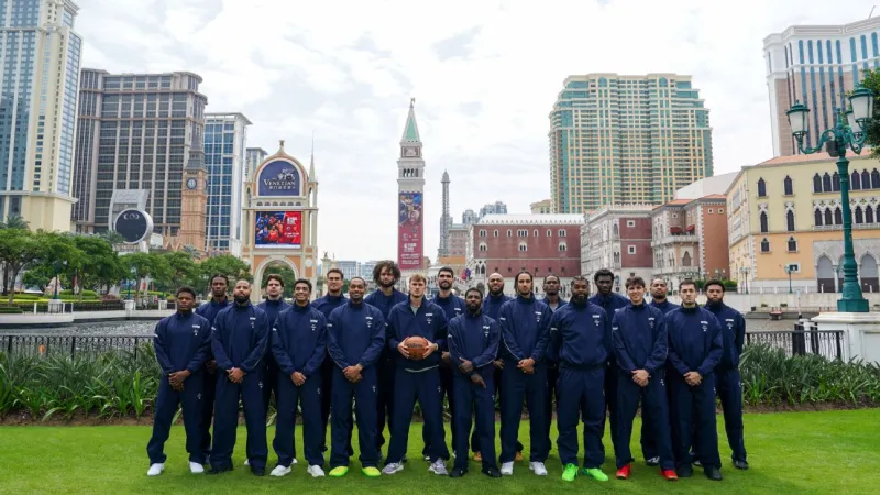 Rockets, Mavs take China: Highlights, top scenes from off the court