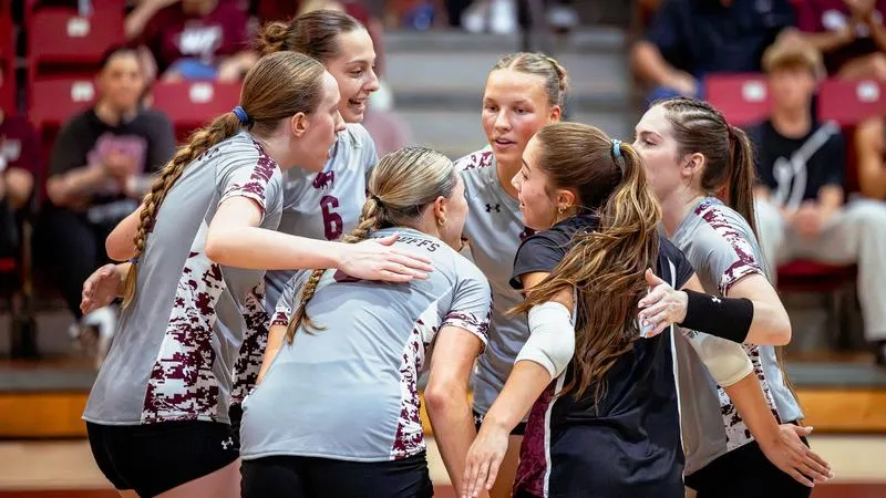 Lady Buffs Welcome the Mustangs and Lobos to Canyon