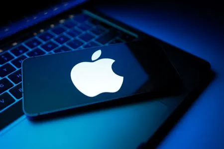Apple names insider Steve Smith as new M&A chief, memo shows