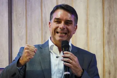Flavio Bolsonaro slightly ahead of Lula in Brazil runoff, Datafolha poll shows