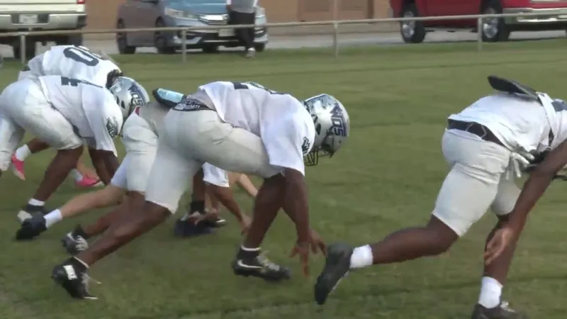 Mustangs, Longhorns face season-defining Friday night in Southeast Texas