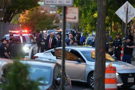 Person wounded in New York shooting involving US Homeland Security agents, police say