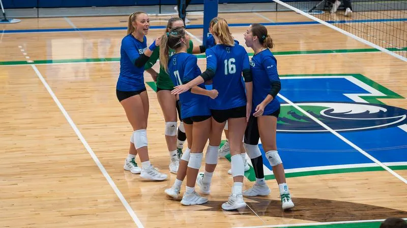 Volleyball Rides Hot Southland Start to Face Northwestern State