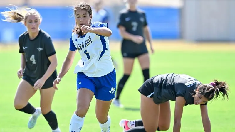 Eleanor Lock Embraces Opportunity with Peru Women's National Team