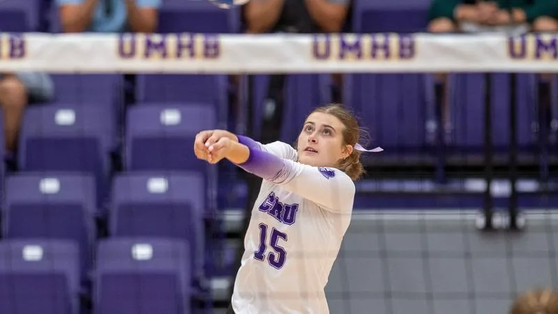 Volleyball sweeps Hardin-Simmons in Abilene