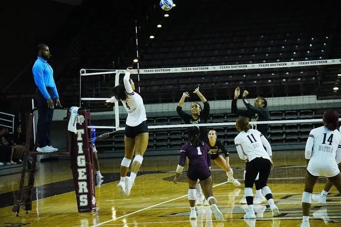 Volleyball Takes Down Alabama State In Intense Fashion