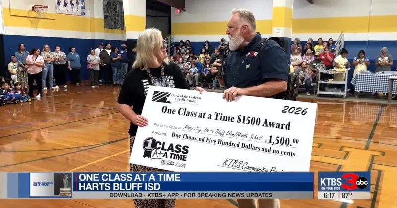 Harts Bluff ISD teacher receives $1,500 One Class at a Time award