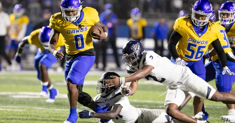 Bulldawgs storm past Bryan 56-14 at homecoming