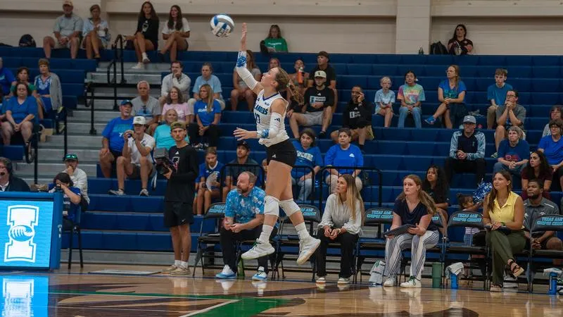 Islanders Fall in SLC Play at Northwestern State