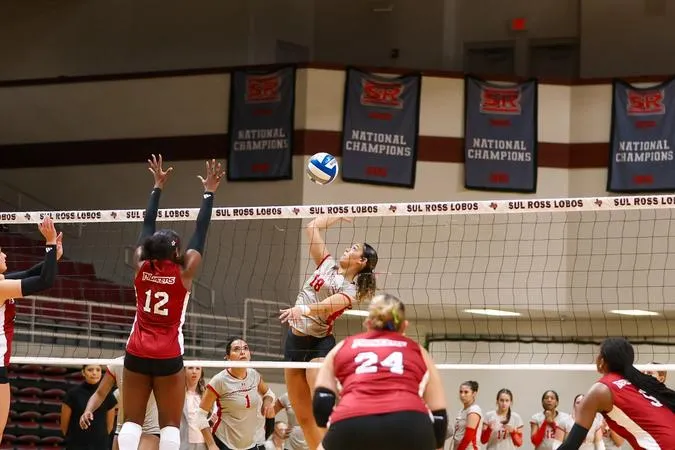 Lobos Bring The Fight To Lady Buffs