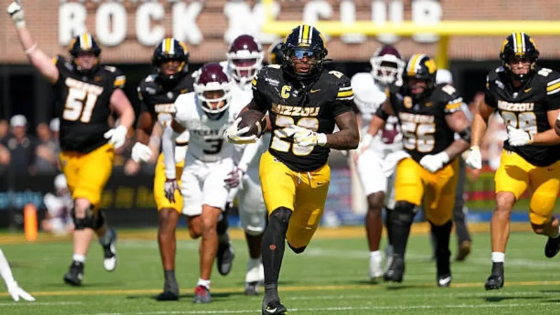 Jamal Roberts runs for 222 yards and 2 TDs to lead No. 14 Missouri past Texas A&M 27-6