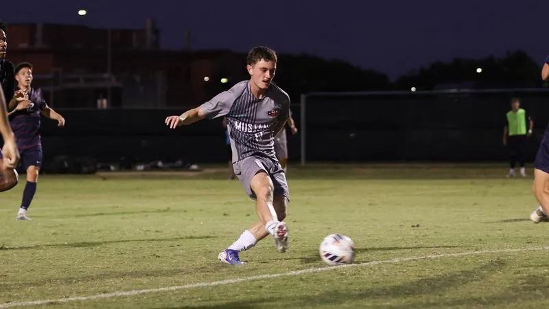 No. 2 Men's Soccer completes second-half comeback win over UT Dallas, 2-1