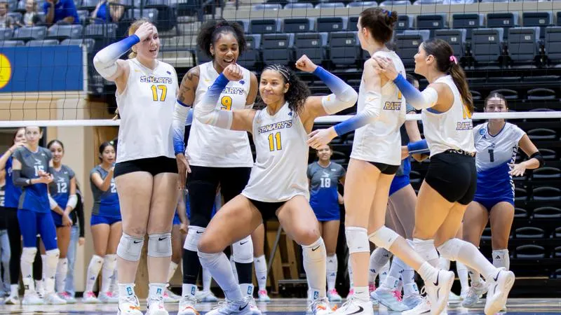Volleyball: Robinson Nets 1,000th Kill in Four-Set Loss at TWU