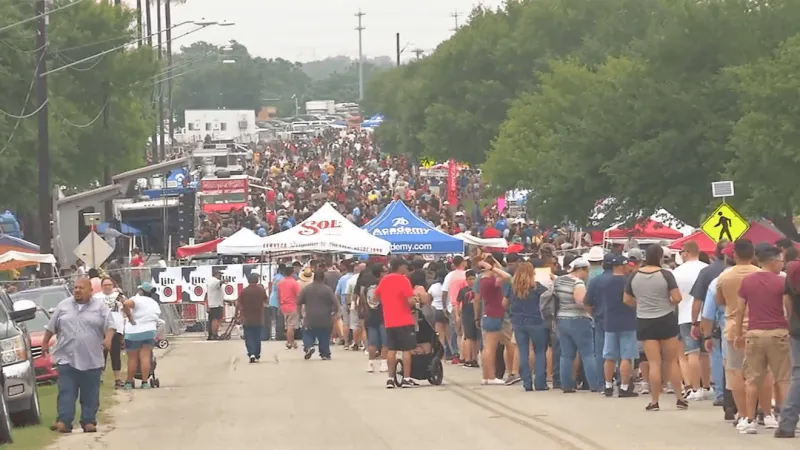 PHOTOS: Two Texas favorites come together at the Barbacoa and Big Red Festival