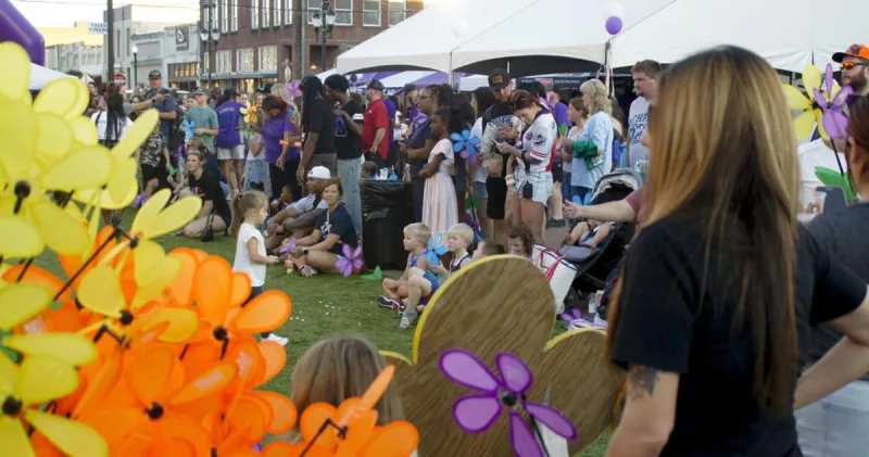Walk to End Alzheimer's raises funds to save lives