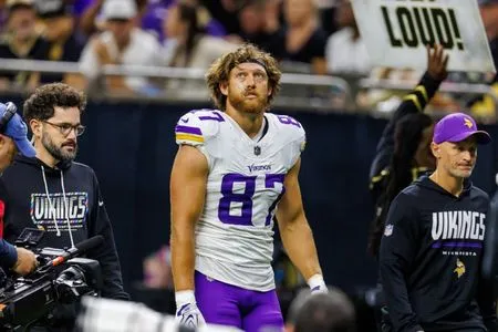Vikings TE T.J. Hockenson (concussion) out vs. Saints