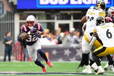 Pats RB TreVeyon Henderson, LT Will Campbell questionable to return vs. Raiders