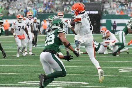 Browns lose rookie WR KC Concepcion (head) on fierce hit