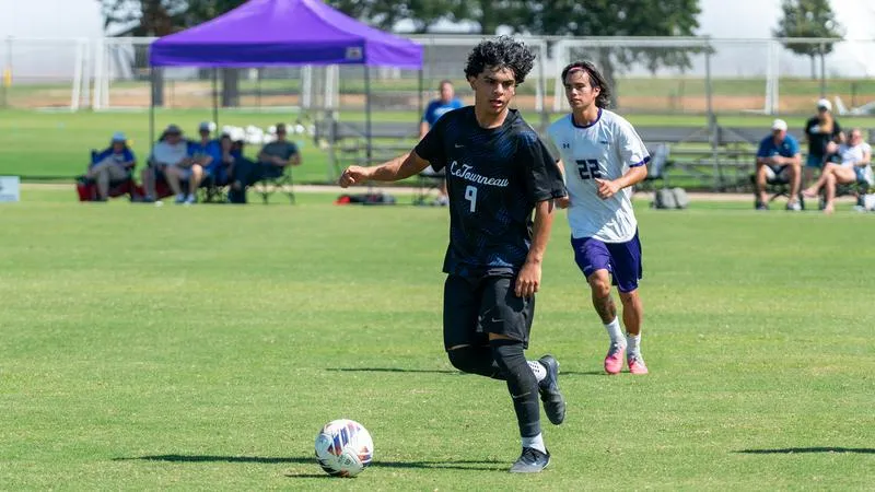 Men's Soccer Notches Second Straight SCAC Win Behind Ferreira's Brace