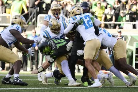 Big Ten: Officials gave Oregon incorrect spot on conversion try in loss to UCLA
