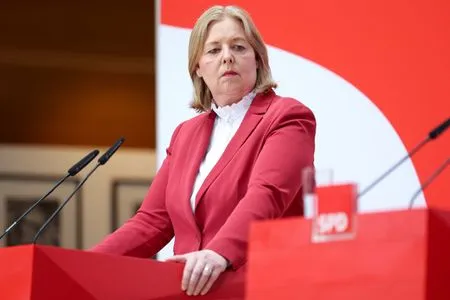 German labour minister to leave post after stepdaughter's death