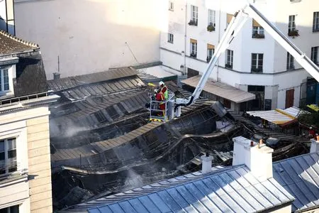 Fire destroys French capital's 'Enfants Rouges' covered food market