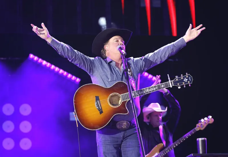Clay Walker Is Headed to the Amarillo Civic Center With Blackhawk