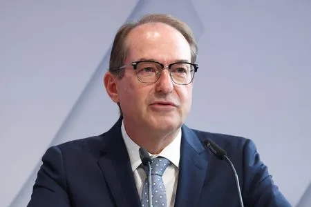Germany faces "shadow war" that goes beyond Cold War threats, interior minister warns