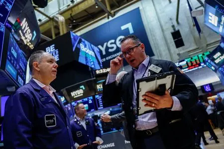 US stock futures muted as oil stays above $100 ahead of earnings
