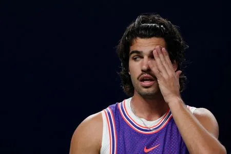 Tennis-Bergs shocks Alcaraz in Shanghai as Zverev claims year-end top ranking