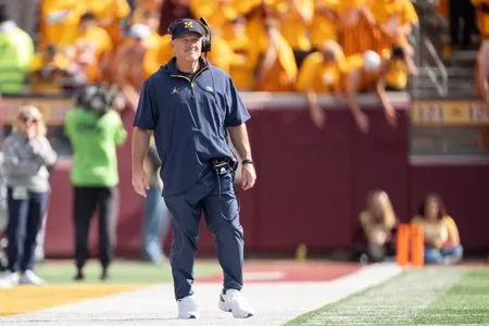Struggling Michigan not changing quarterback or play-caller
