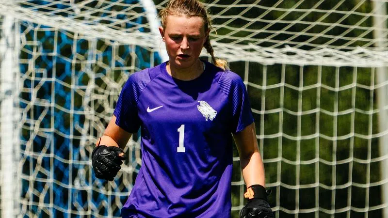 Schlumbohm's Record Week Earns LSC Goalkeeper of the Week