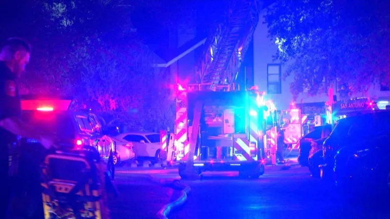 Massive overnight fire forces dozens from Northwest Side apartment complex