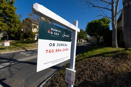 US existing home sales rise in September; higher mortgage rates dim outlook