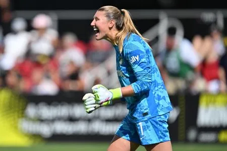 Legacy GK Casey Murphy (right knee) out for season
