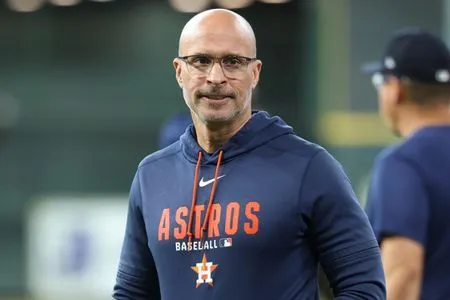 Report: Mariners considering Astros' Joe Espada for manager job