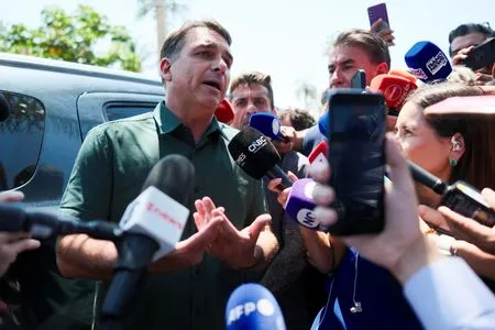 Brazil's Flavio Bolsonaro reverses course, backs end to six-day workweek