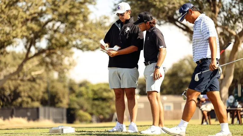 Texans post best outing to conclude fall slate, Ironside climbs to top-3 finish