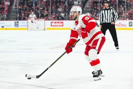 Report: Alex DeBrincat, Red Wings finalizing 7-year contract extension