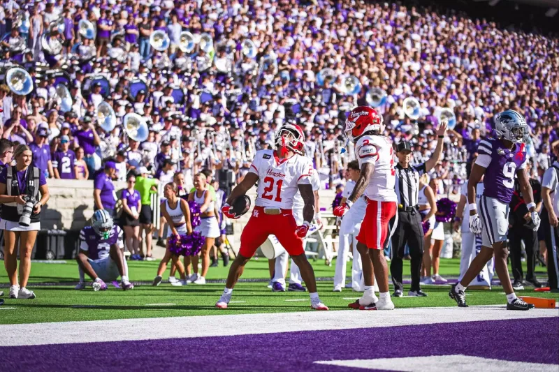 Houston takes control early, cruises past Kansas State, 35-16