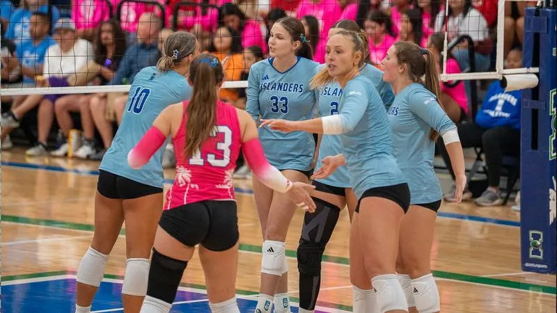 Islanders Return Home to Face Lamar
