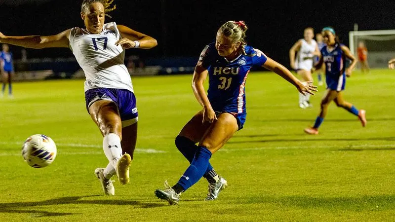 WSOC: Huskies Begin Final Stretch with Road Test vs. Lady Demons