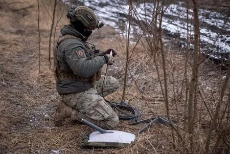 As Ukraine struggles with Starlink and US satellite data, Europe has no quick fix