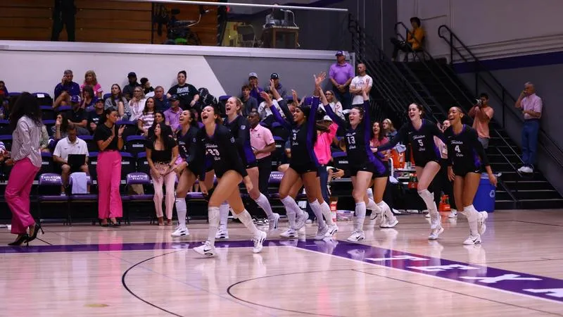 Tarleton State Volleyball travels to Little Rock for first meeting with Trojans Thursday