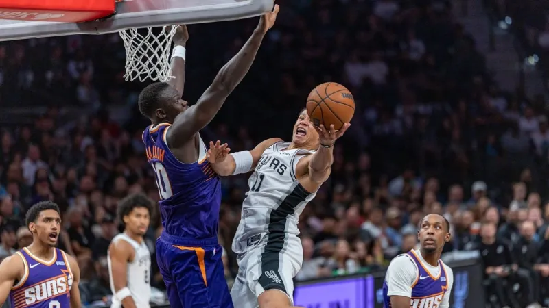 PHOTOS: San Antonio Spurs dominate Phoenix Suns in preseason showdown