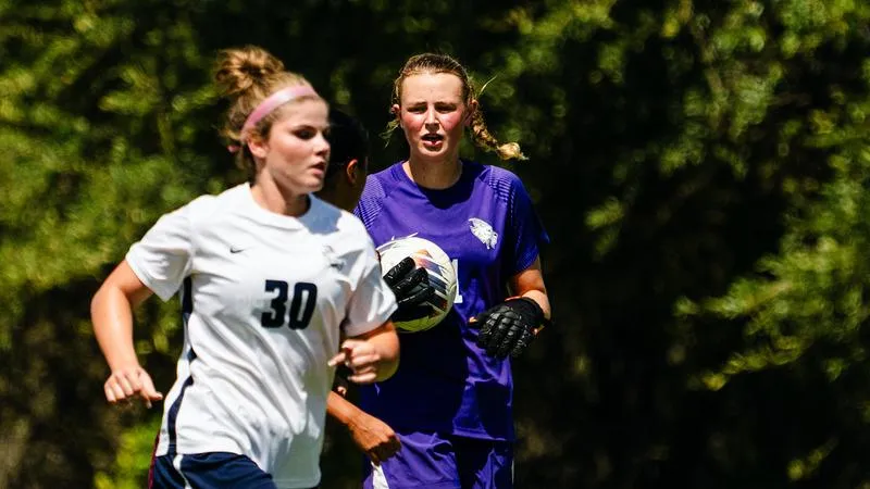 Schlumbohm's Six Saves Preserve Scoreless Draw at UT Dallas