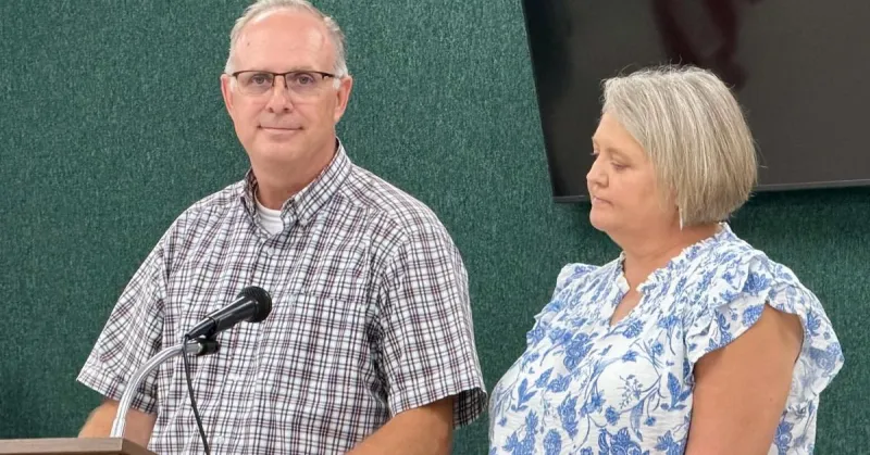Extension office pays tribute to longtime county agent Sims as he embarks on new role as regional program leader