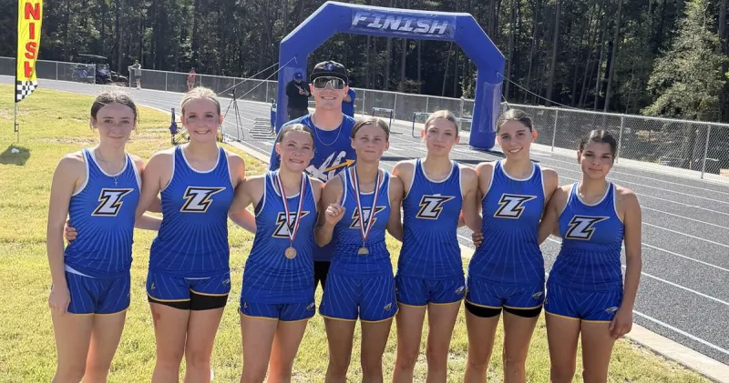 HIGH SCHOOL CROSS COUNTRY: Lady Eagles, Mettlen win district cross country meet
