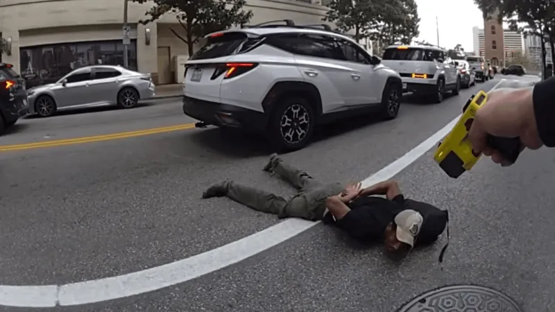 Man who claimed to have bomb in Austin bank robbery arrested blocks away