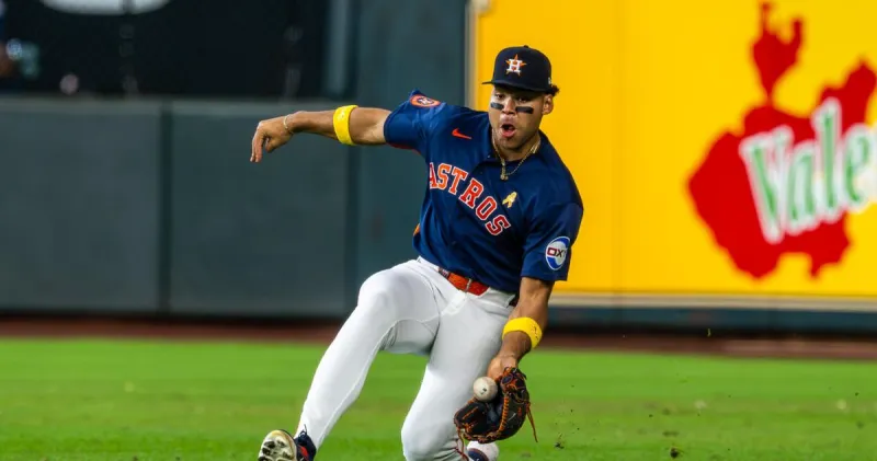 Smith, Walker named AL Gold Glove finalists